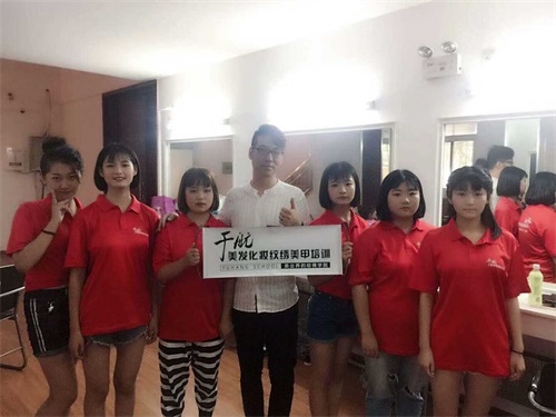 唐山誠(chéng)遠(yuǎn)美容美發(fā)職業(yè)培訓(xùn)學(xué)校如何幫助學(xué)員更快就業(yè)？