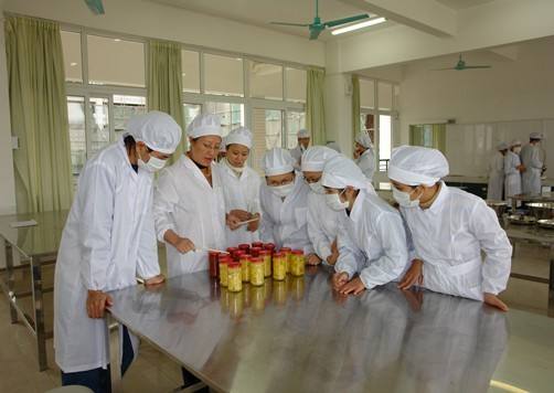山東藍(lán)海職業(yè)學(xué)校食品加工技術(shù)專業(yè)教師水平如何？
