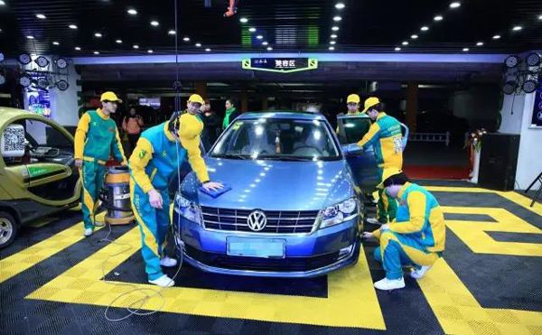 想學汽車運用與維修專業(yè)？就選邢臺汽修服裝學校！