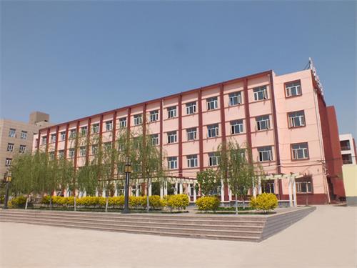  張家口工程技術(shù)學(xué)校升學(xué)與就業(yè)方便嗎？