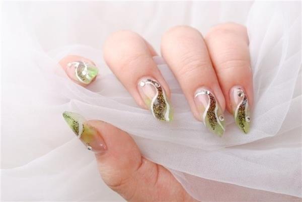 雅麗國際發(fā)型美容美甲學(xué)校帶你認(rèn)識美甲工具啦！