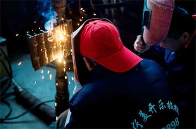 濟(jì)寧美開(kāi)樂(lè)技校有電工專業(yè)嗎？   