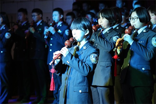 傳遞正能量！山東東營(yíng)金盾司法學(xué)校隆重舉行期末表彰大會(huì)暨家長(zhǎng)會(huì)